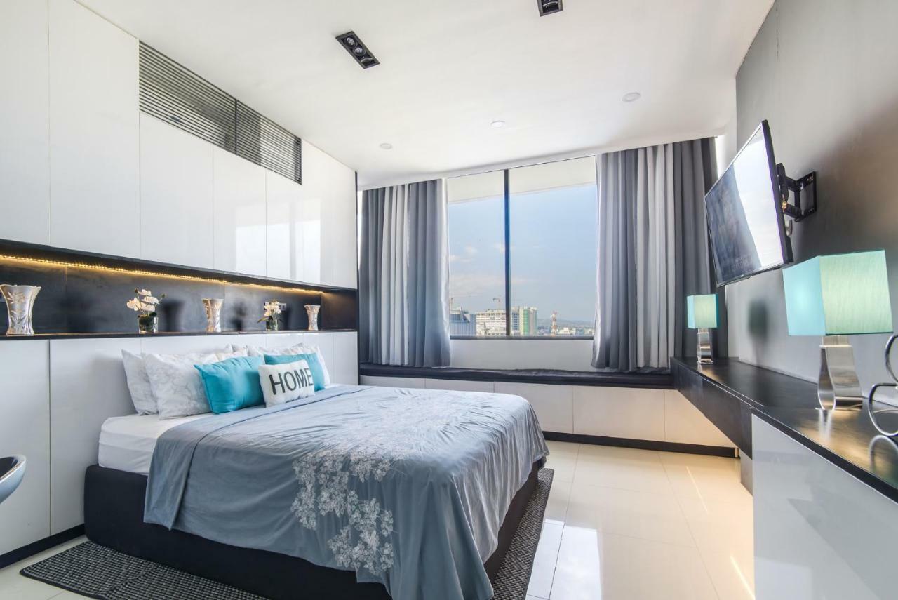 Free Netflix Condo Near It Park With 32-Inch Samsung Hdtv Cebu Stadt Exterior foto